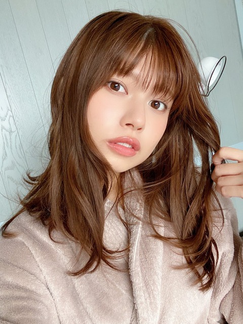 鹿目凛の茶髪「#ぺろりんのおうちグラビア」