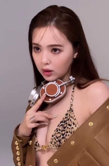藤田ニコルViVi水着姿