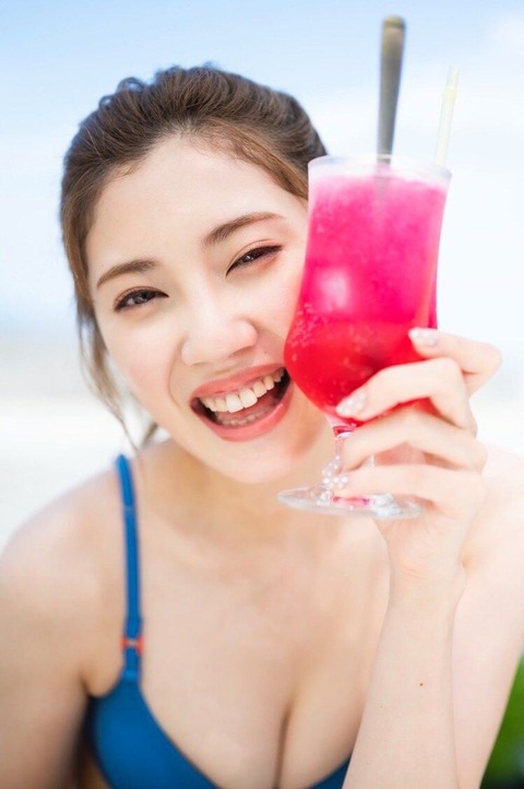 元SKE48北川綾巴1st写真集『君の太陽』
