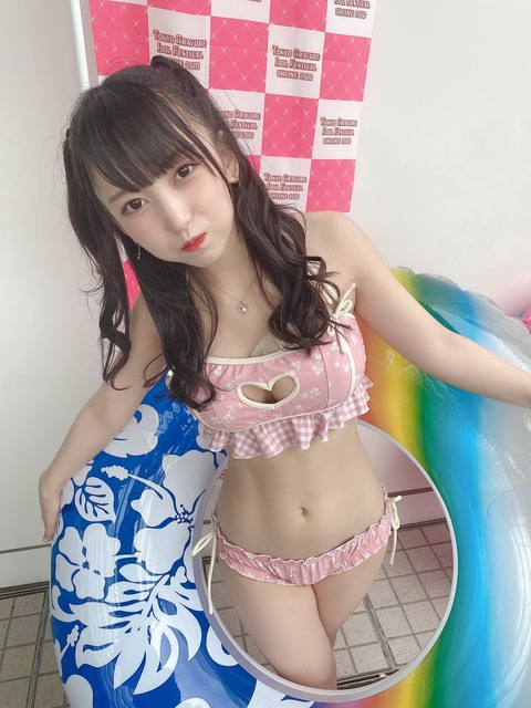 髙木ゆりあ身長151cm水着姿