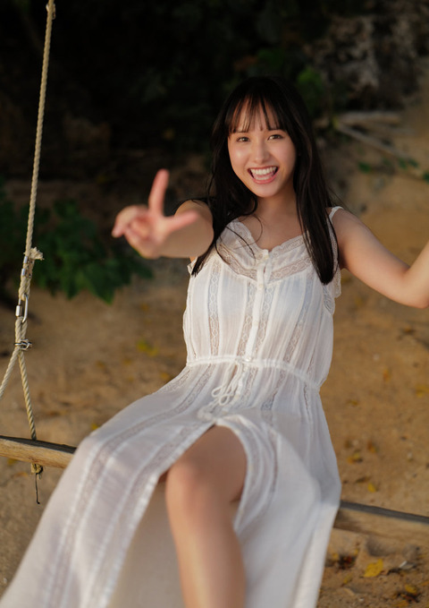 新谷真由ファースト写真集「まゆのとなり」のアザーショット SPECIAL EDITION