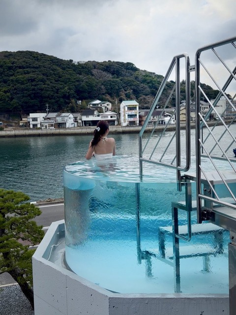 太田江莉奈サウナ水着ショット