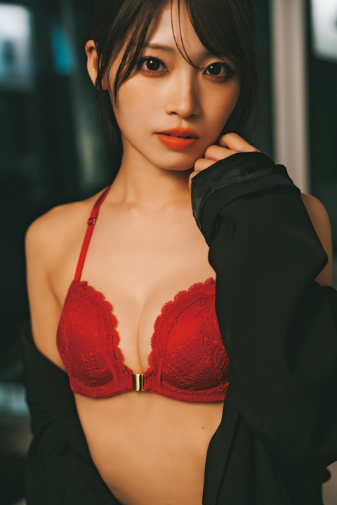 SKE48入内嶋涼1st写真集「さやけき光」初ランジェリーカット