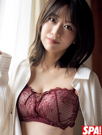 【下着画像】元AKB48が脱いだwwwww篠崎彩奈、大人の色香漂う彼シャツランジェリーのSEXYグラビアを披露！！！