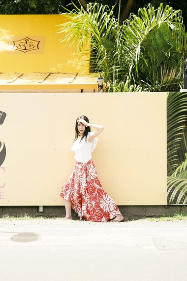 乃木坂46鈴木絢音1st写真集「光の角度」