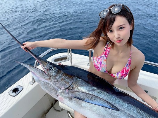 西原愛夏カジキ水着グラビア