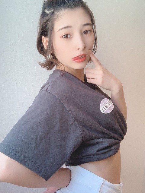 荒牧理沙Twitter水着姿