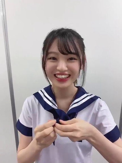 新澤菜央のネクタイ結べない動画 (2)