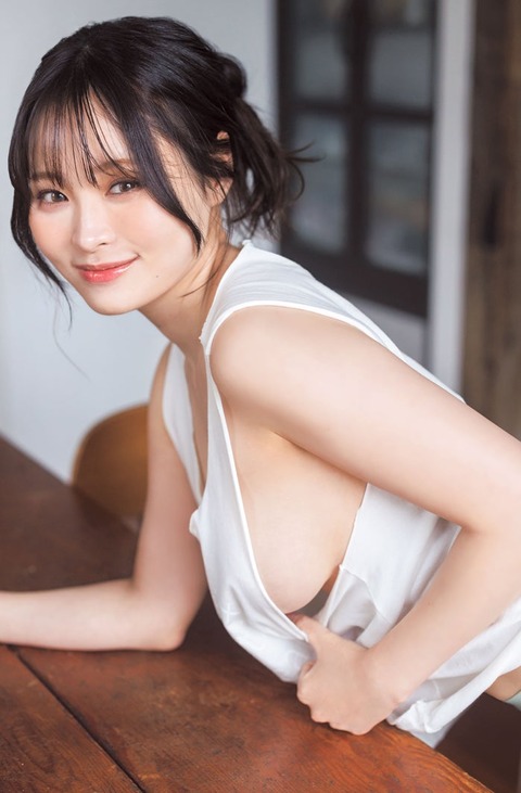佐伯澪Iカップヤンジャングラビア
