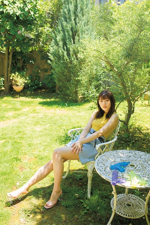 日向坂46佐々木美玲グラビア