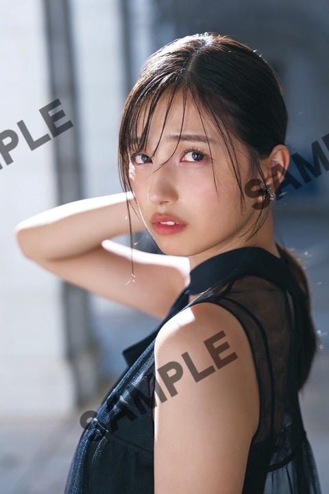 乃木坂46五百城茉央1st写真集「未来の作り方」