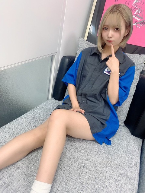 奥ゆい金髪ショートカット