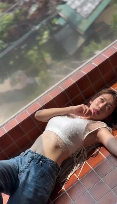 元NHK中川安奈アナ初グラビアオフショット (3)