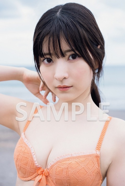 #ババババンビ小鳥遊るい水着グラビア