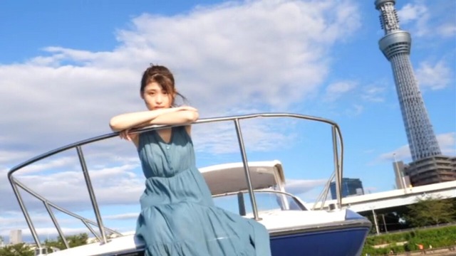 石田桃香1st水着グラビアDVD「withももか」 (21)