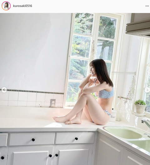 黒嵜菜々子水着グラビア