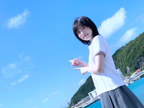 中島由貴の写真集「スケッチブック」