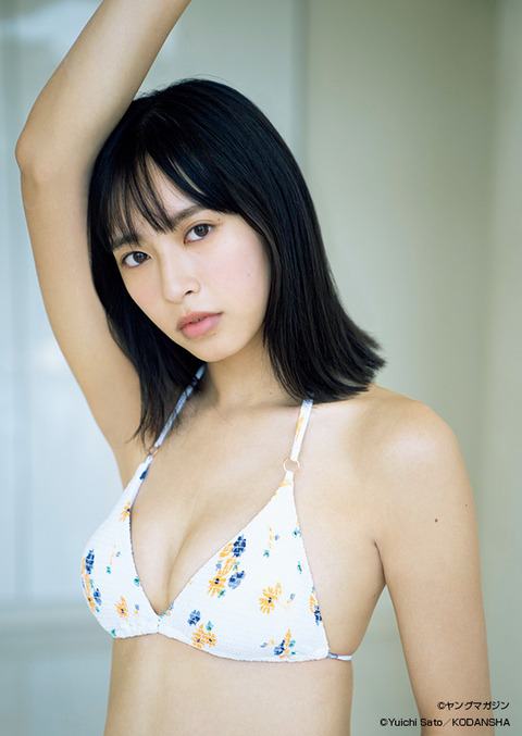 大槻りこスタイル抜群水着グラビア