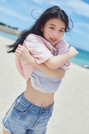 女優 出口夏希1st写真集「liberte」先行カット