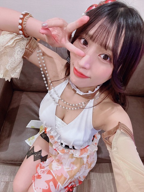 根岸愛3rd水着写真集「Abiding Love」
