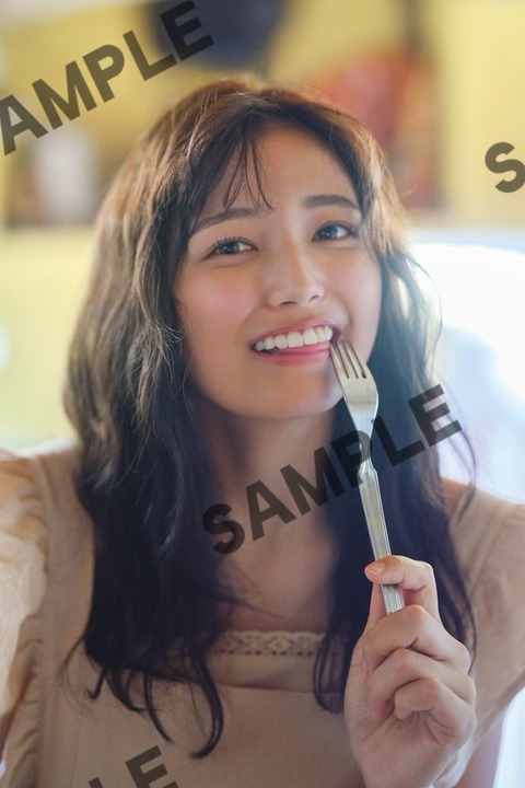 乃木坂46五百城茉央1st写真集「未来の作り方」