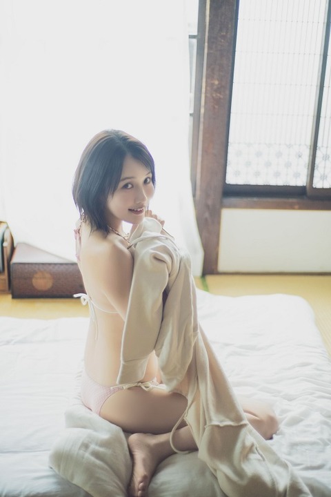 小倉あずさ「グラビアンエイジ」Hカップ水着グラビア