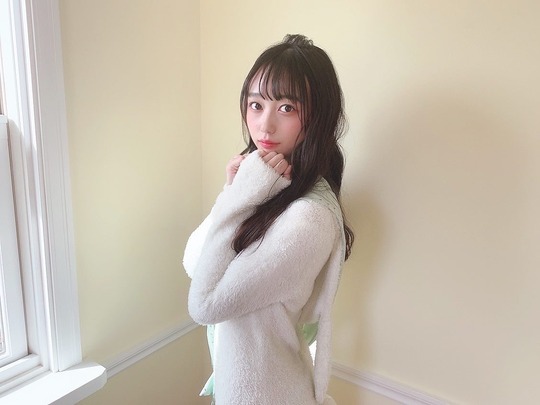 AKB48大盛真歩の水着グラビア