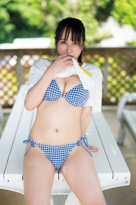 新谷真由ファースト写真集「まゆのとなり」4