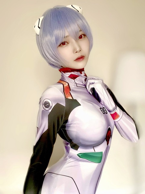 新谷姫加の綾波レイコスプレ