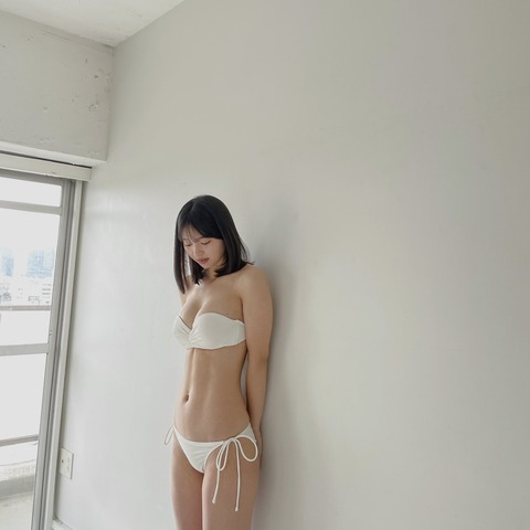 蒔埜ひなの水着グラビア
