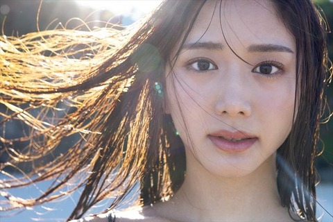斎藤恭代ファースト写真集『EarthFUL』