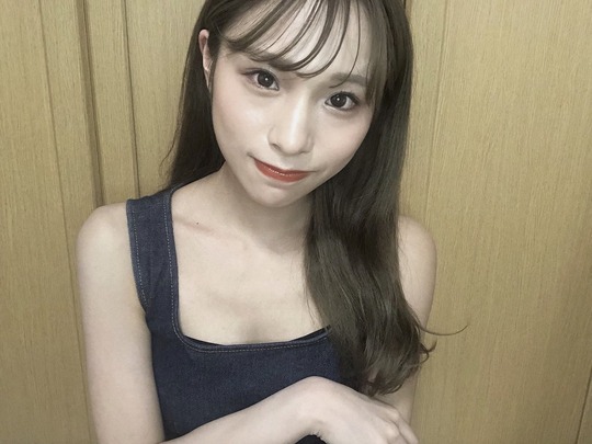 AKB48左伴彩佳の美乳スタイル