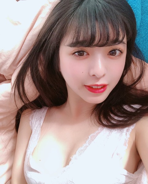 霞もか水着グラビア
