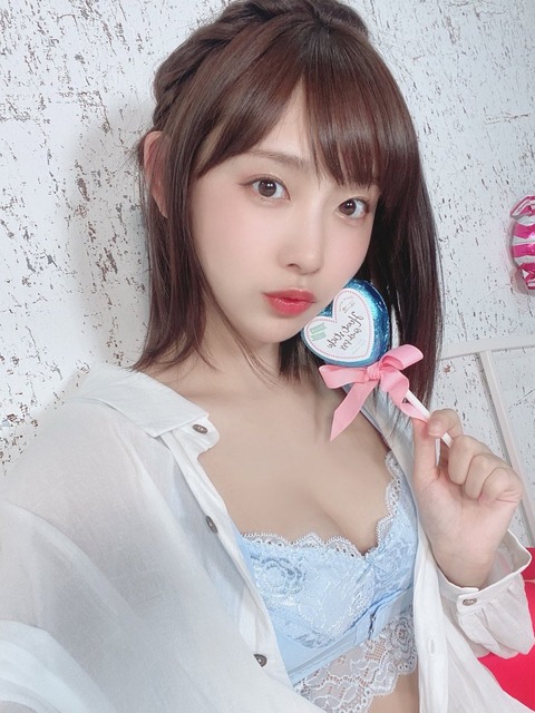 水湊みおふんわりルームブラジャー姿