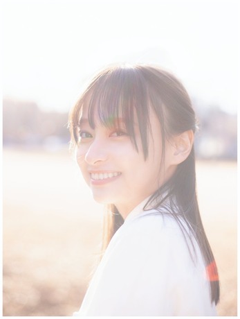 日向坂46 影山優佳1st写真集「タイトル未定」