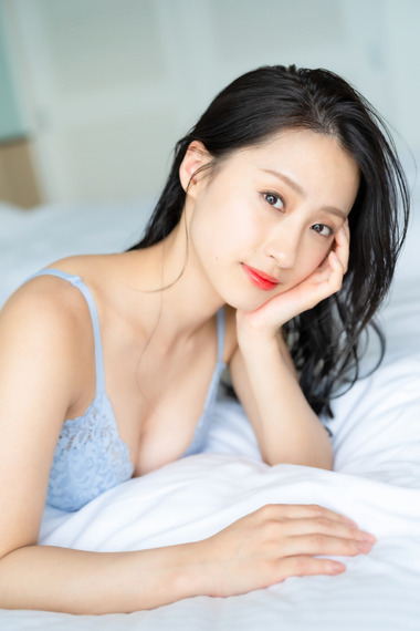 澄田綾乃グラビアイメージDVD「ヒミツの楽園」