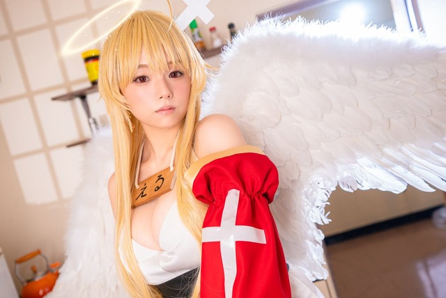 篠崎愛の天使「えるのわ」コスプレグラビア