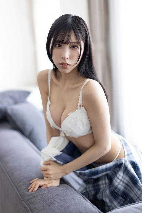 久我るりランジェリーグラビア