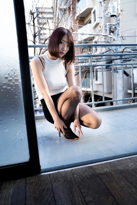 瀬山しろ1st水着グラビアDVD「初恋」