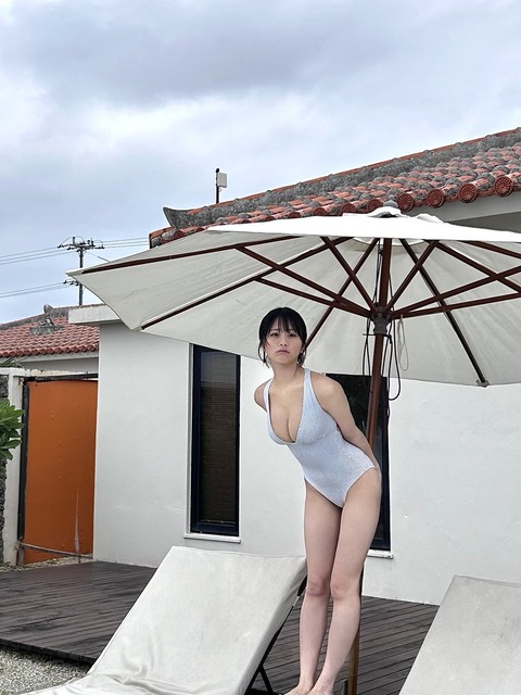 ≠ME尾木波菜1st写真集「おぎはな」