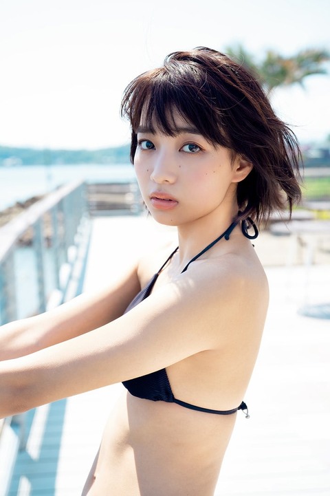 坂ノ上茜1st水着写真集「あかねいろ」