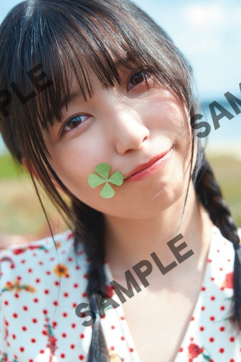 乃木坂46五百城茉央1st写真集「未来の作り方」