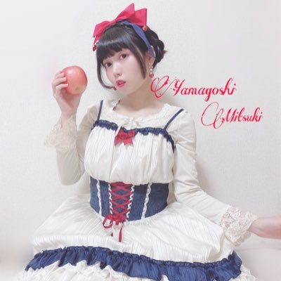 山腰美月Iカップ水着姿