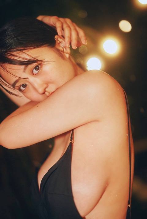 福井梨莉華1st写真集先行カット4