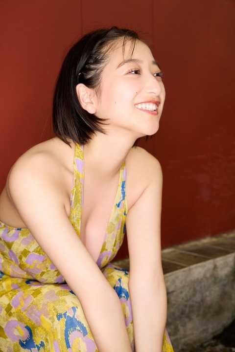 榎原依那1st水着写真集