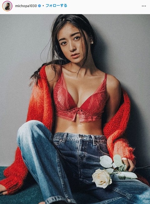 みちょぱセクシー水着姿