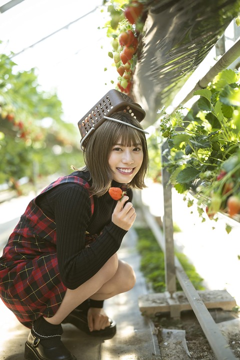 日向坂46 東村芽依1st写真集