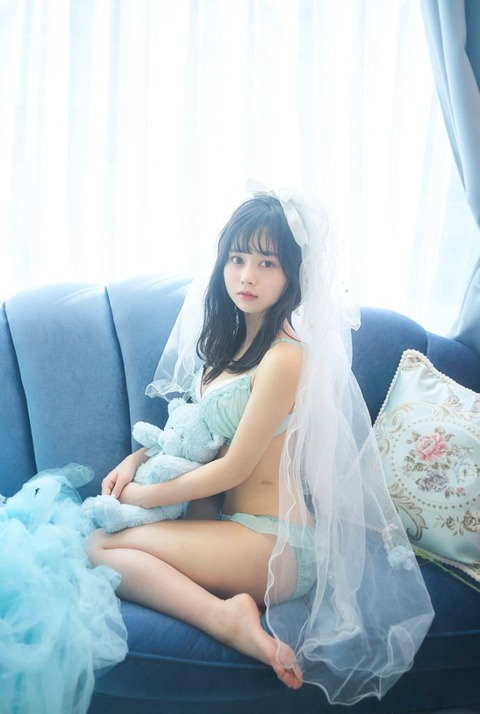 近藤沙瑛子ランジェリー姿