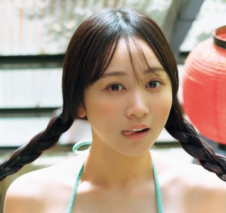 【画像】17歳の朝ドラヒロイン系美少女、初水着グラビアが可愛すぎる！！！ミスマガジン2025桜庭奈緒、「ヤンマガ」にソロで初登場！！