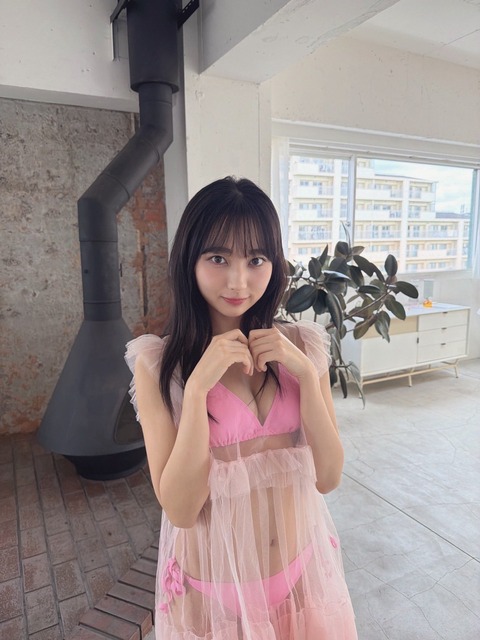 田中れいヤンマガ初水着グラビアオフショット2